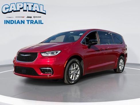 New 2026 Chrysler Pacifica Select image 1