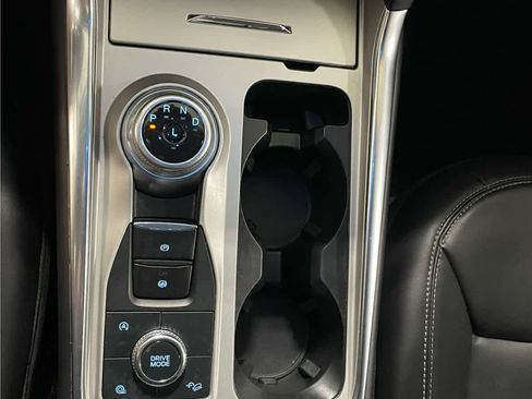 Used 2023 Ford Explorer XLT w/ Equipment Group 202A image 27