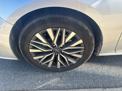 Used 2024 Nissan Altima 2.5 SV image 19