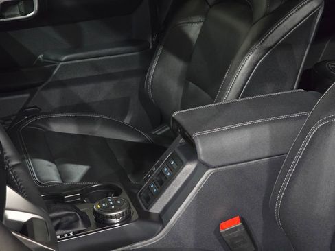 New 2025 Ford Bronco Badlands AWD/4WD image 28