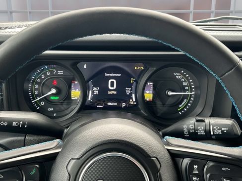 Used 2024 Jeep Wrangler Unlimited Rubicon 4xe AWD/4WD image 24
