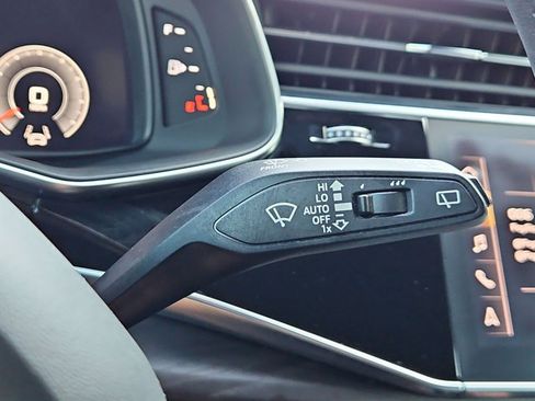 Used 2019 Audi Q8 Premium Plus w/ Premium Plus AWD/4WD image 27