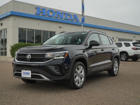 Used 2023 Volkswagen Taos S image 1