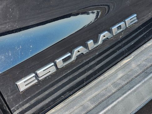 Used 2019 Cadillac Escalade ESV Platinum RWD image 10