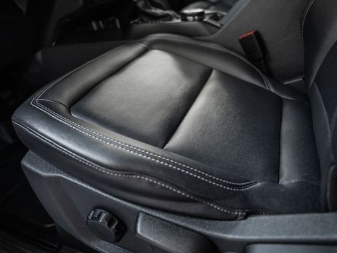 Used 2025 Ford Bronco Badlands image 42