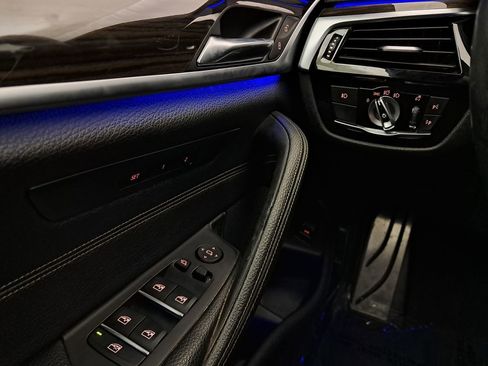 Used 2018 BMW 530i xDrive image 13