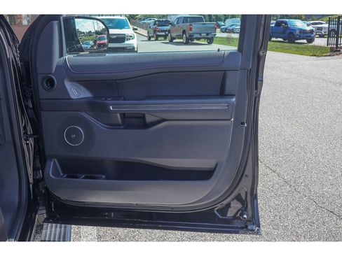 Used 2022 Ford Expedition Max Limited AWD/4WD image 14