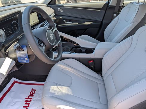 New 2026 Hyundai Elantra Limited FWD image 6