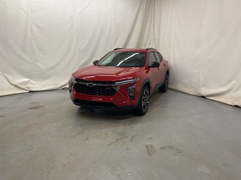 New 2026 Chevrolet Trax RS w/ Driver Confidence Package image 2