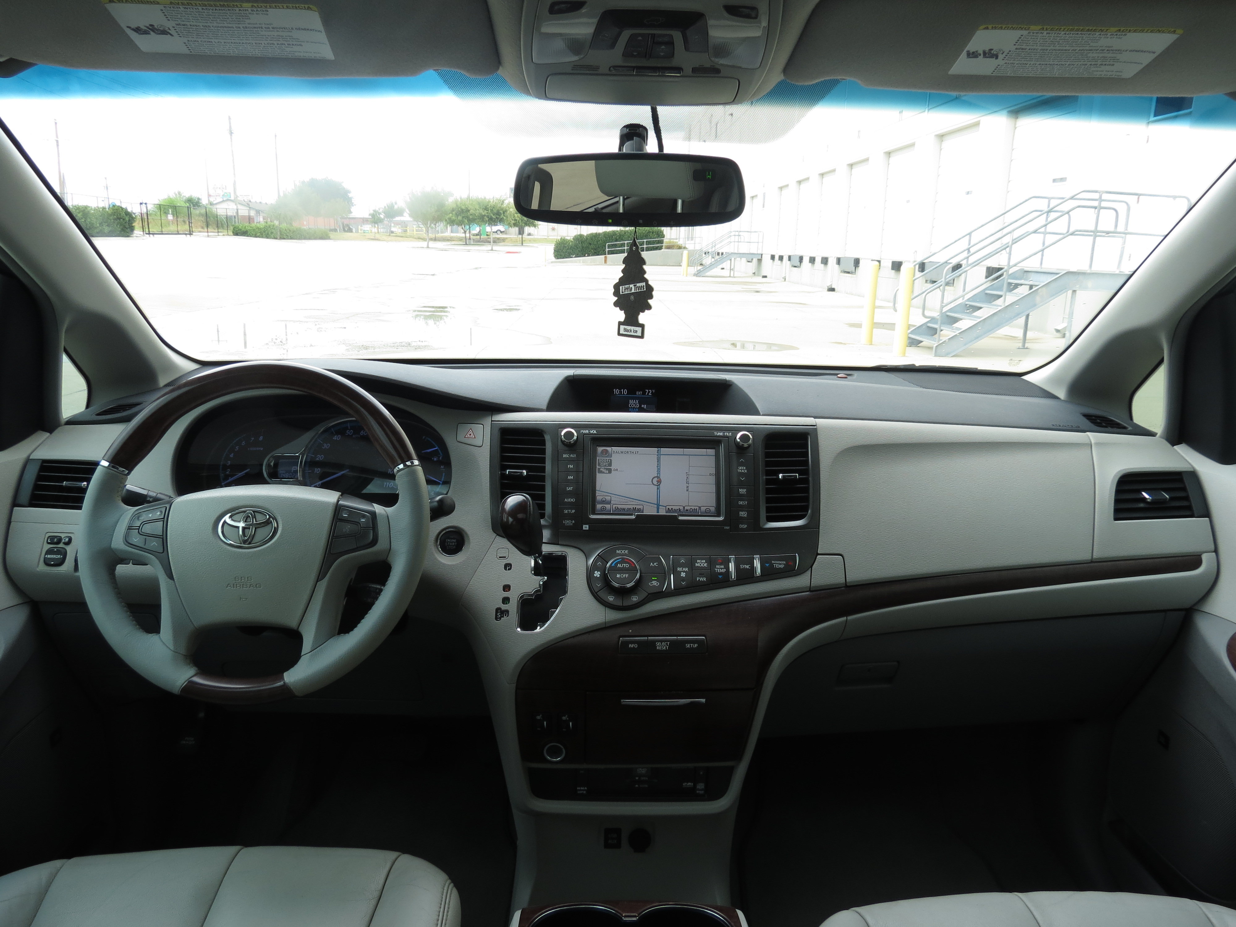 Used 2011 Toyota Sienna Limited w/ Premium Pkg FWD image 12