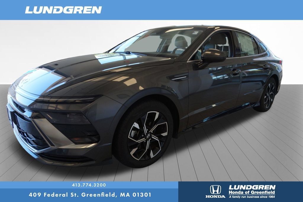 Used 2025 Hyundai Sonata SEL FWD image 3
