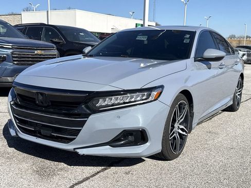 Used 2021 Honda Accord Touring image 4
