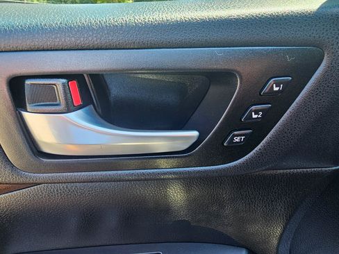 Used 2018 Toyota Highlander Limited Platinum AWD/4WD image 31
