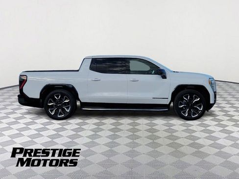 Used 2025 GMC Sierra EV Denali AWD/4WD image 8