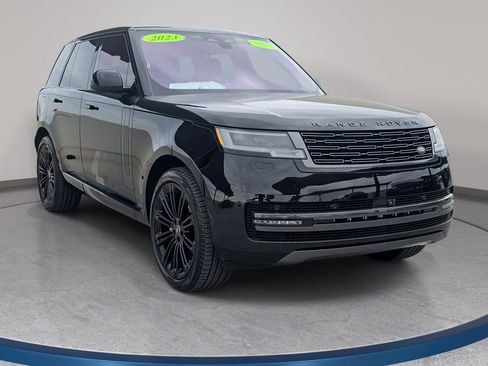 Used 2023 Land Rover Range Rover SE image 3
