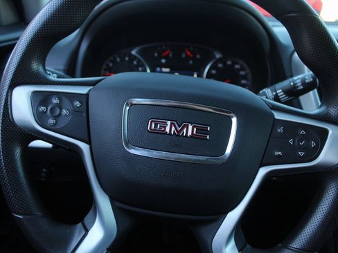 Used 2024 GMC Terrain SLE image 20