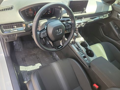 Used 2025 Honda Civic Sport image 13