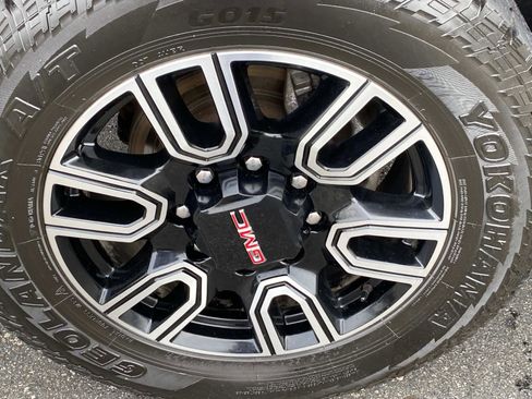 Used 2022 GMC Sierra 2500 AT4 w/ AT4 Preferred Package image 30