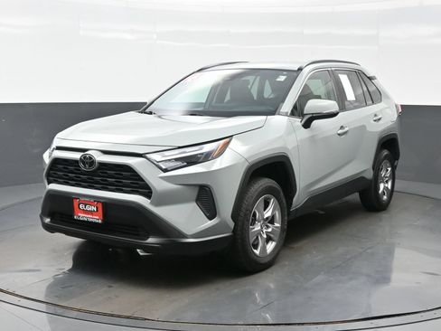 Used 2023 Toyota RAV4 XLE AWD/4WD image 2