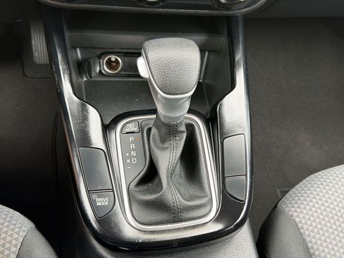 Used 2025 Kia Soul LX w/ LX Technology Package FWD image 18