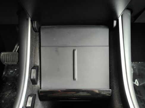 Used 2021 Tesla Model Y Long Range AWD/4WD image 40