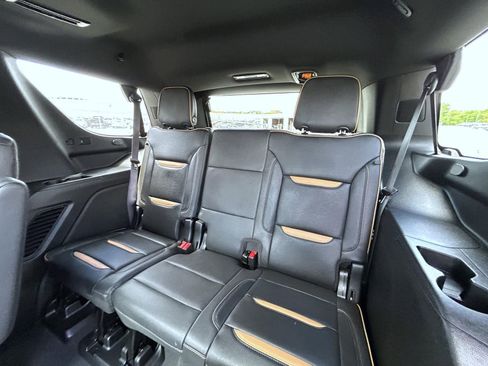 Used 2024 GMC Yukon AT4 w/ AT4 Premium Package AWD/4WD image 22