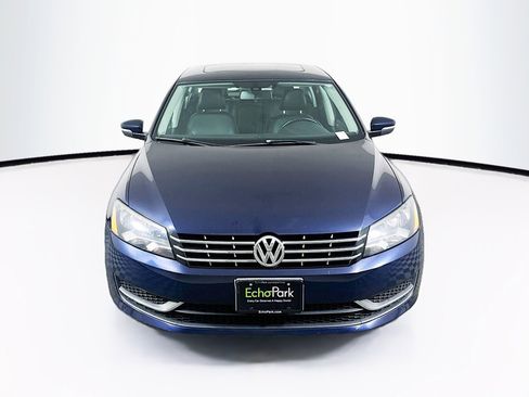 Used 2015 Volkswagen Passat TDI SE FWD image 2