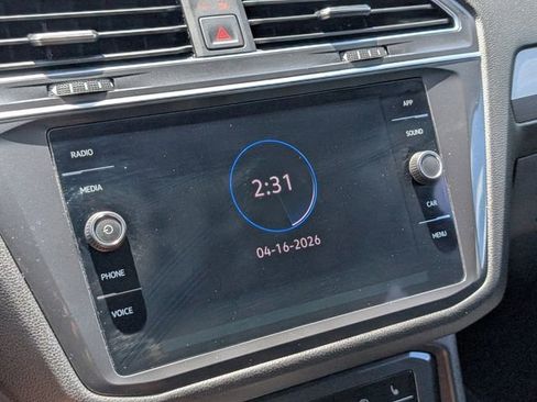 Certified 2023 Volkswagen Tiguan SE FWD image 21