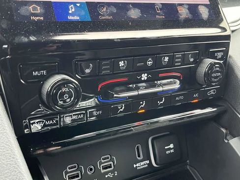 New 2024 Jeep Grand Cherokee Trailhawk w/ Luxury Tech Group III image 25