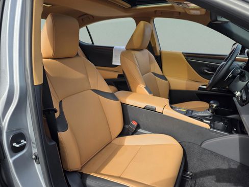 Used 2024 Lexus ES 350 w/ Premium Package image 24