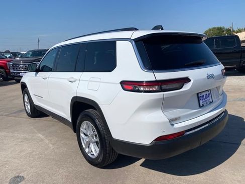 Used 2023 Jeep Grand Cherokee L Laredo RWD image 4