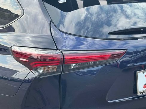 Certified 2025 Toyota Highlander XLE AWD/4WD image 15