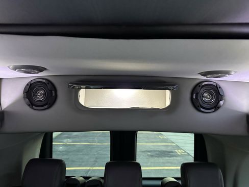 Used 2018 Mercedes-Benz Metris Passenger image 65