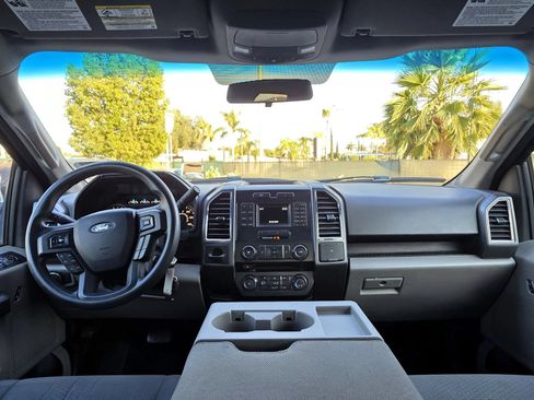 Used 2015 Ford F150 XLT RWD image 5