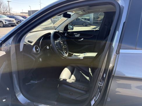 Used 2022 Mercedes-Benz GLC 300 4MATIC image 13