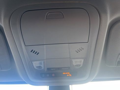 Used 2023 GMC Acadia SLE w/ Driver Convenience Package image 39