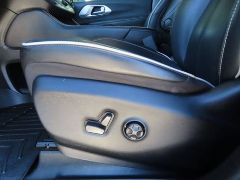 Used 2022 Chrysler Pacifica Limited w/ S Appearance Package image 8