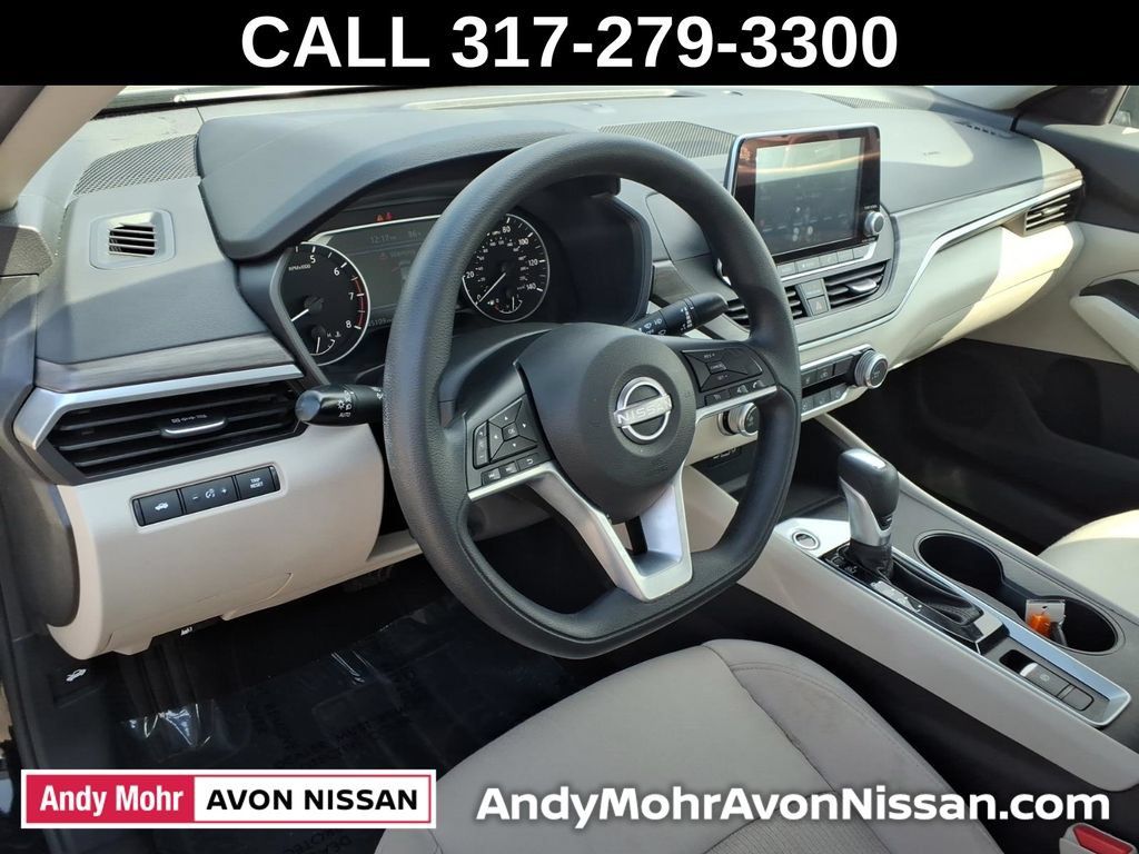 Used 2025 Nissan Altima 2.5 SV AWD/4WD image 20