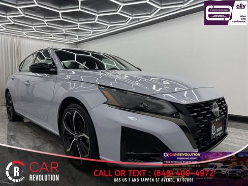 Used 2024 Nissan Altima 2.5 SR image 1