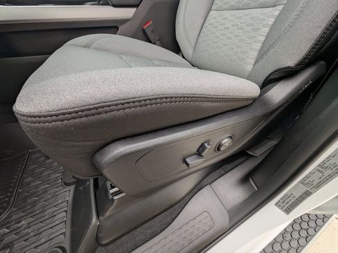 New 2026 RAM 1500 4x4 Crew Cab image 17