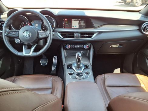 Used 2023 Alfa Romeo Stelvio Ti AWD/4WD image 17