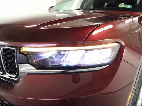 Used 2023 Jeep Grand Cherokee L Laredo w/ Luxury Tech Group I image 9