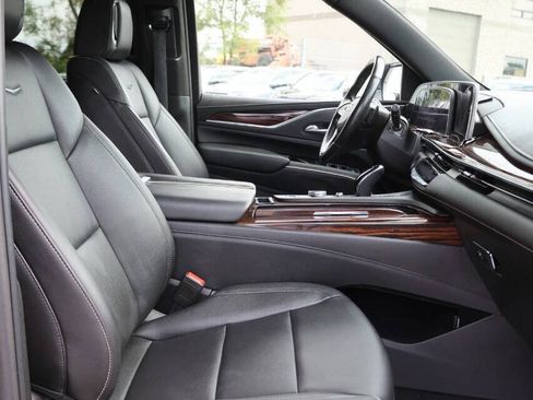 Used 2023 Cadillac Escalade Luxury AWD/4WD image 15