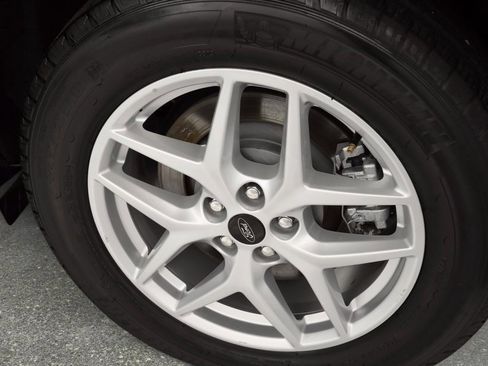 Used 2024 Ford Edge SEL image 11