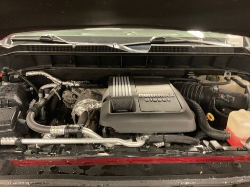 Used 2021 Chevrolet Silverado 1500 High Country image 12