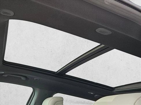 New 2026 Jeep Grand Wagoneer 2WD image 18