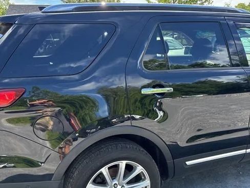 Used 2016 Ford Explorer Limited w/ Equipment Group 301A AWD/4WD image 9