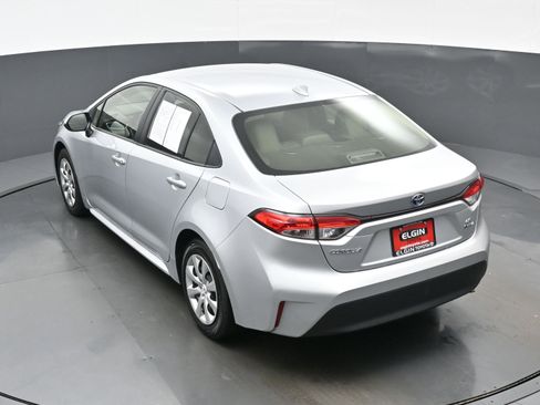 Used 2025 Toyota Corolla LE FWD image 36