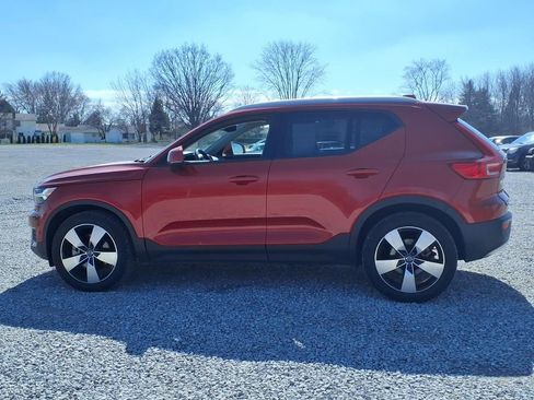 Used 2019 Volvo XC40 T4 Momentum FWD image 4