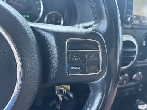 Used 2014 Jeep Wrangler Unlimited Sahara w/ Connectivity Group AWD/4WD image 17